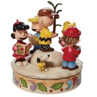 Peanuts by Jim Shore - Peanuts Gang Caroling - Spreading Christmas Cheer