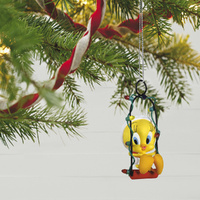 2022 Hallmark Keepsake Ornament - Looney Tunes Tweety Season's Gweetings