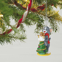 2022 Hallmark Keepsake Ornament - Tom and Jerry Decorating the Tree