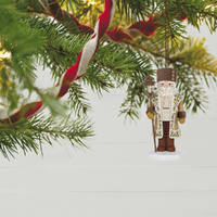 2022 Hallmark Keepsake Ornament - Noble Nutcrackers Count of Cozy