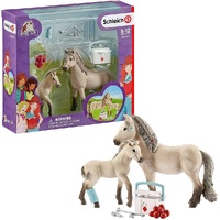 Schleich Horse Club - Horse Club Hannah’s First-aid Kit
