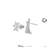 Disney x Short Story Earrings Elsa And Snowflake - Silver